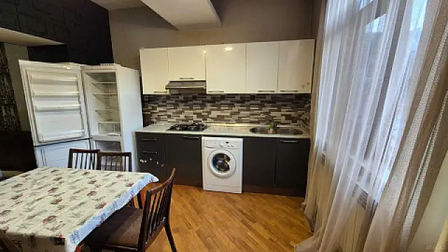 Kirayə verilir 3 otaqlı mənzil 80 m²