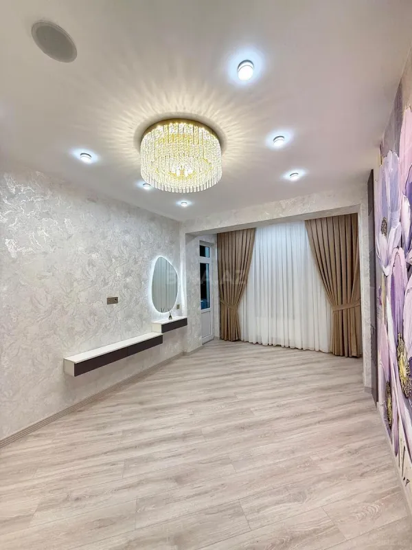 Satılır 3 otaqlı mənzil 110 m²