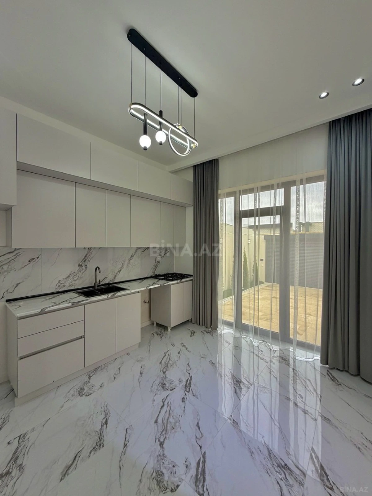 Satılır 4 otaqlı həyət evi 150 m²