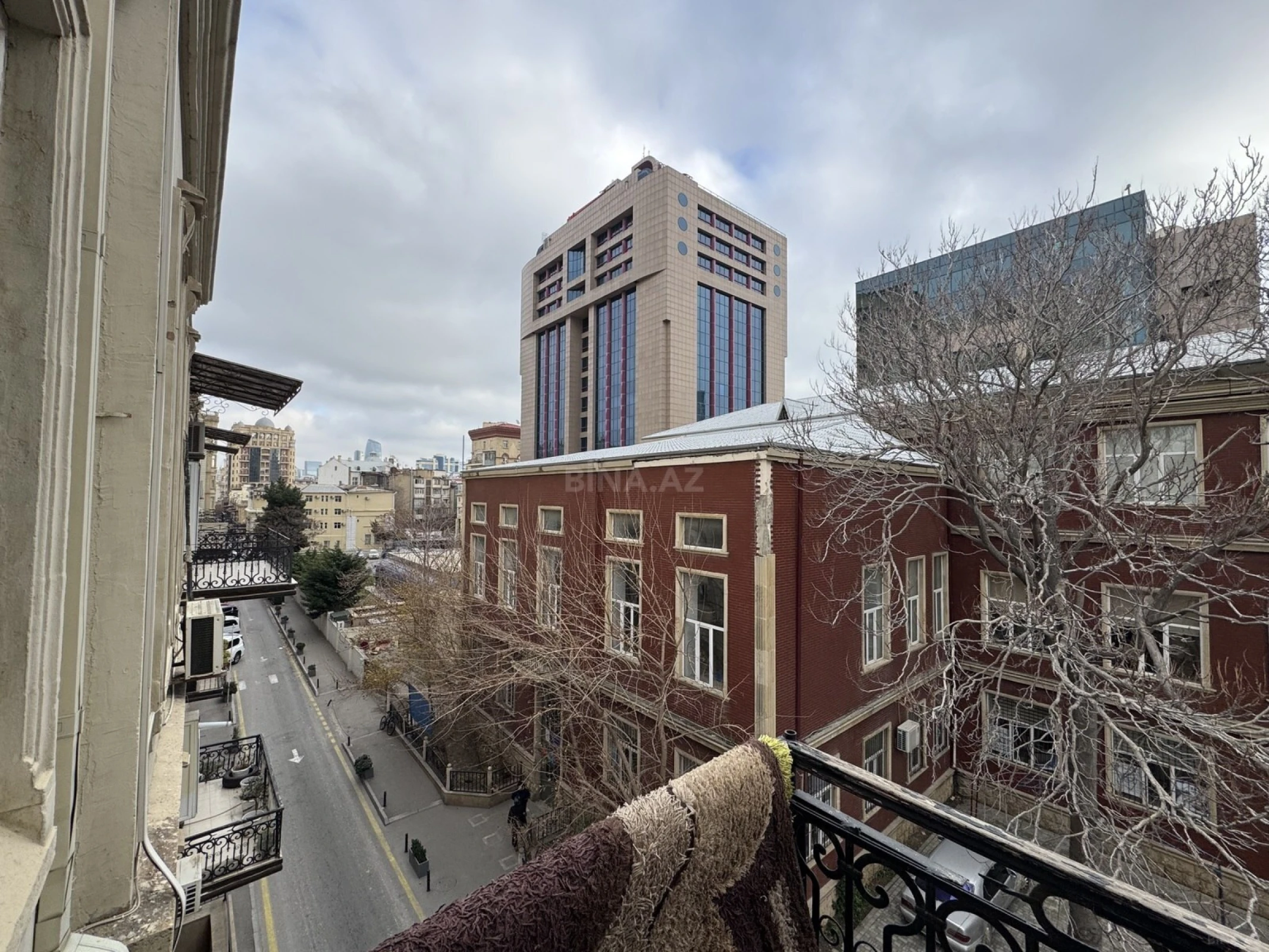 Satılır 3 otaqlı mənzil 100 m²