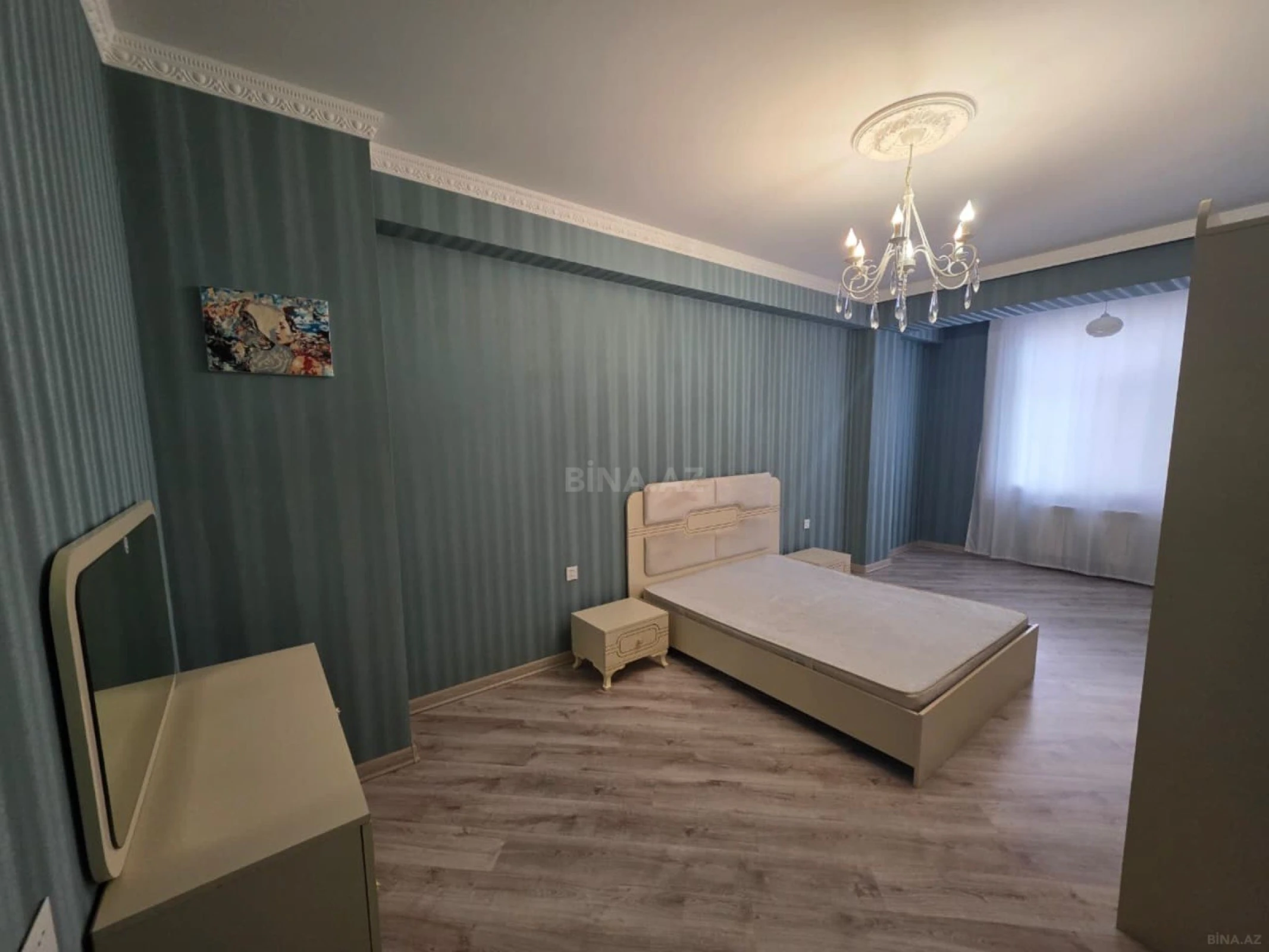 Kirayə verilir 3 otaqlı mənzil 140 m²