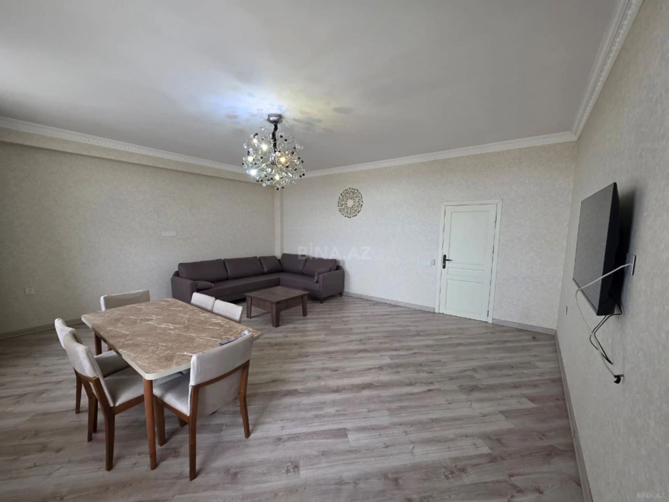 Kirayə verilir 3 otaqlı mənzil 140 m²