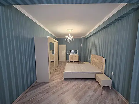 Kirayə verilir 3 otaqlı mənzil 140 m²