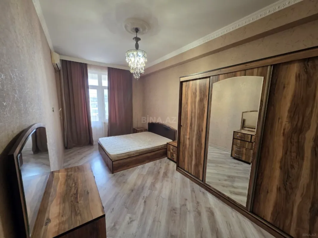Kirayə verilir 3 otaqlı mənzil 140 m²