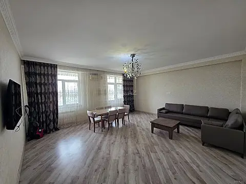 Kirayə verilir 3 otaqlı mənzil 140 m² — Bakı, 8-ci mikrorayon 3 otaq 140.00 m²
