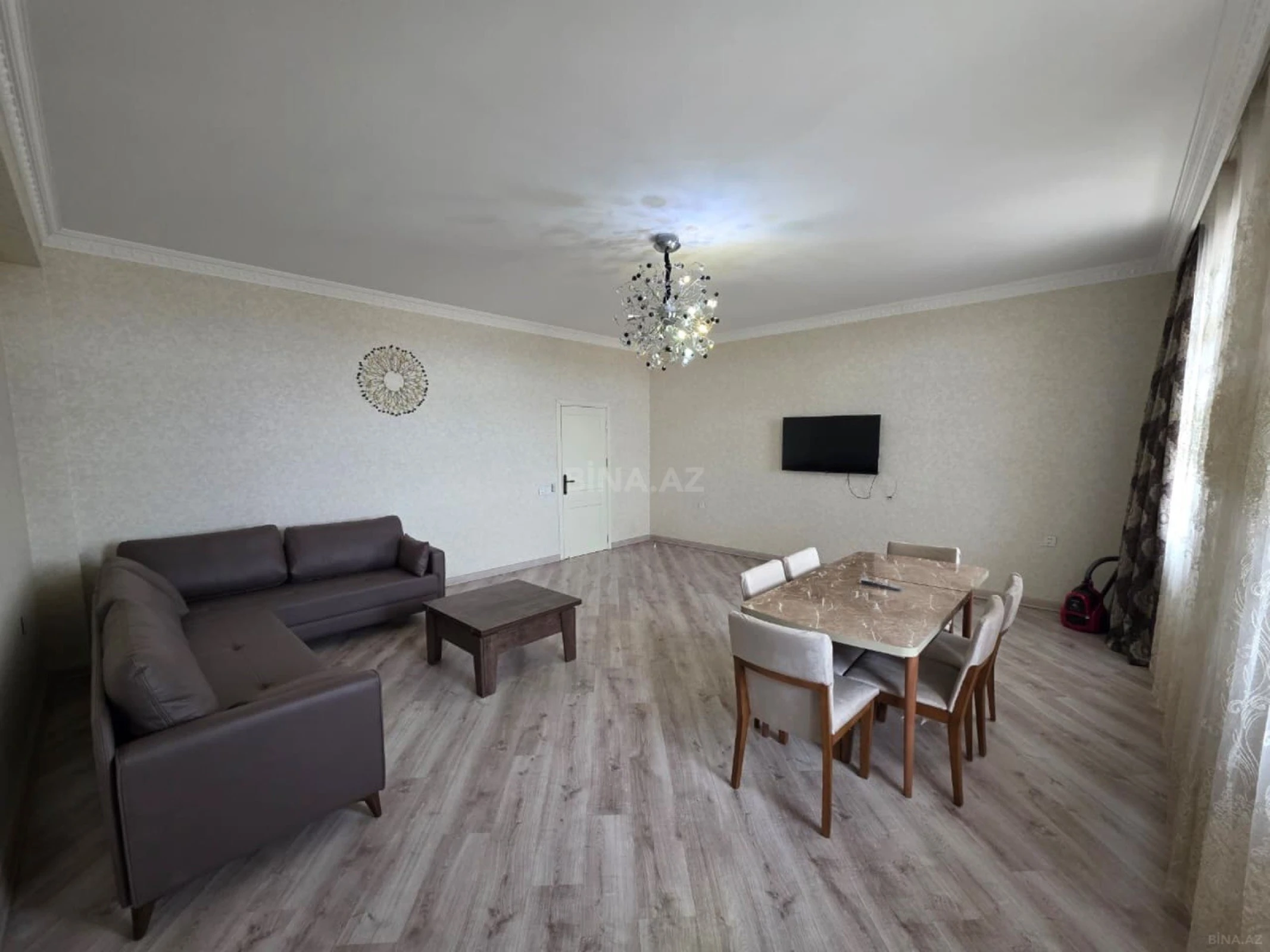 Kirayə verilir 3 otaqlı mənzil 140 m²