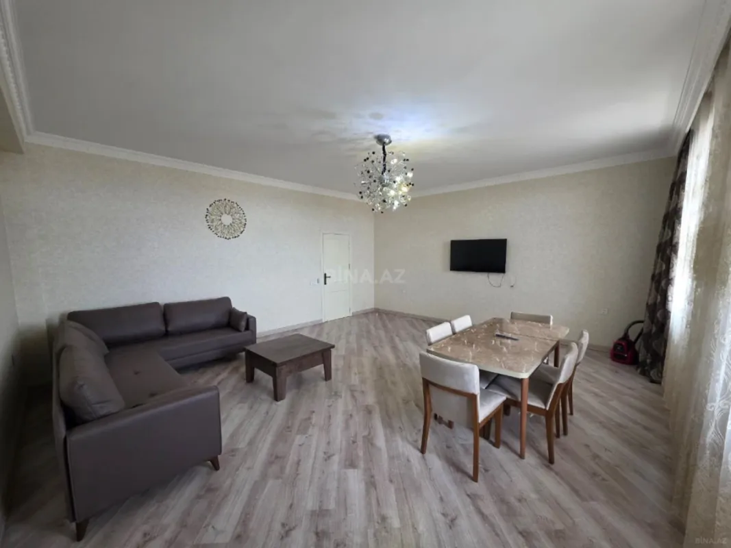 Kirayə verilir 3 otaqlı mənzil 140 m²