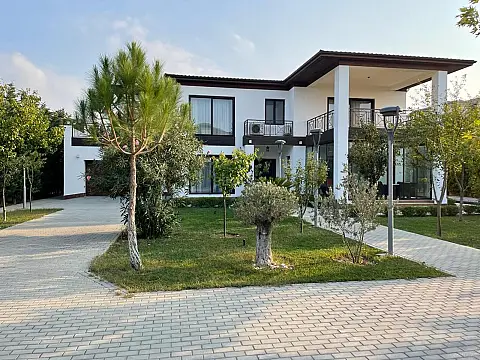 Kirayə verilir 5 otaqlı həyət evi 350 m²