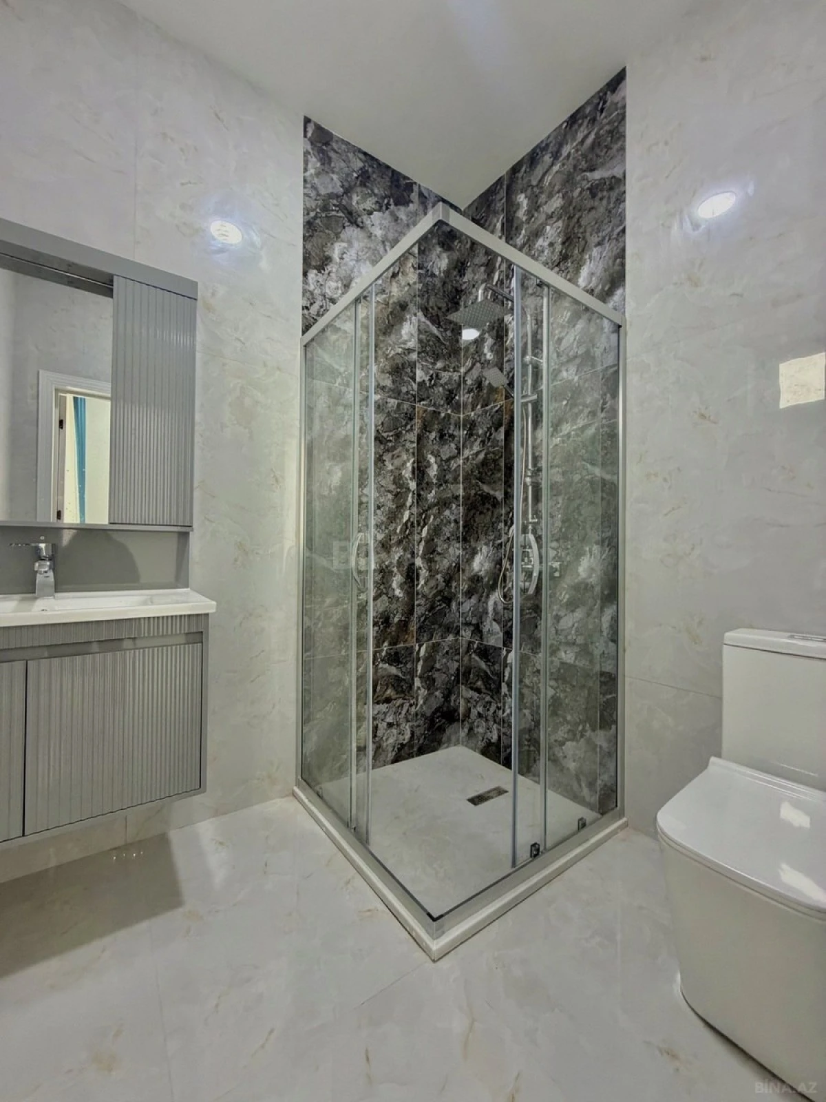 Satılır 4 otaqlı həyət evi 165 m²