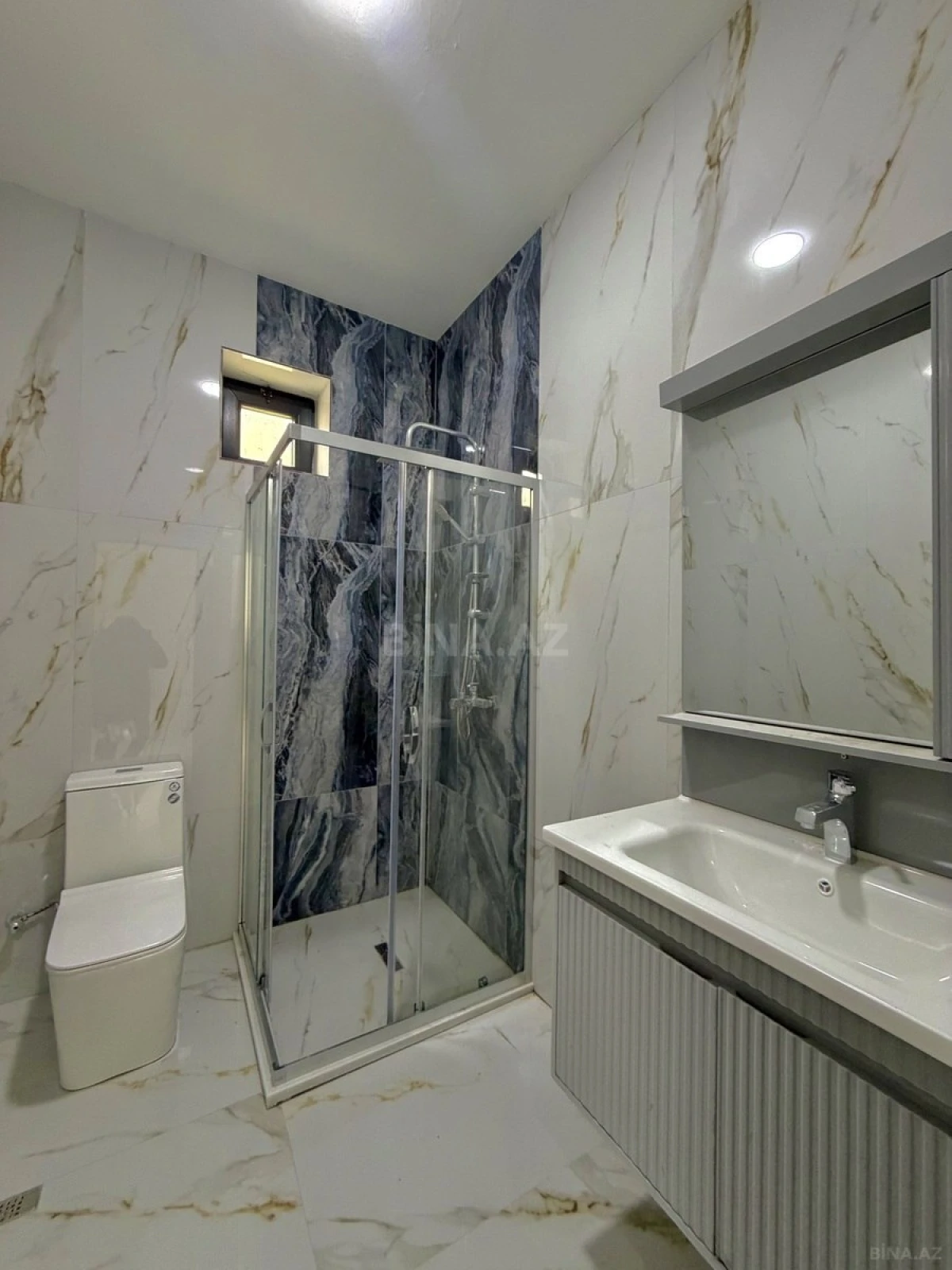 Satılır 4 otaqlı həyət evi 165 m²