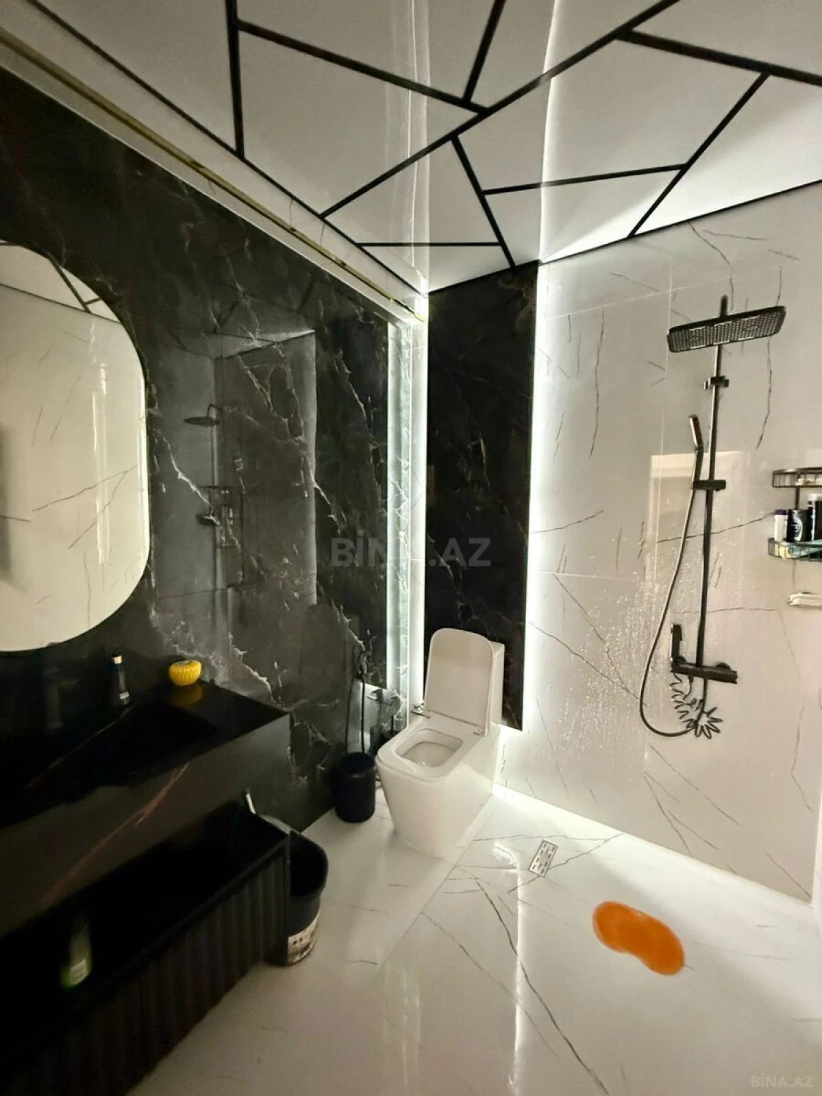 Satılır 2 otaqlı mənzil 72 m²