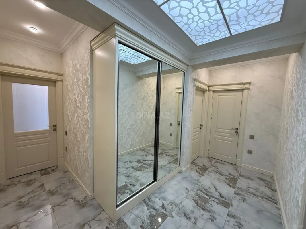 Satılır 3 otaqlı mənzil 83 m²