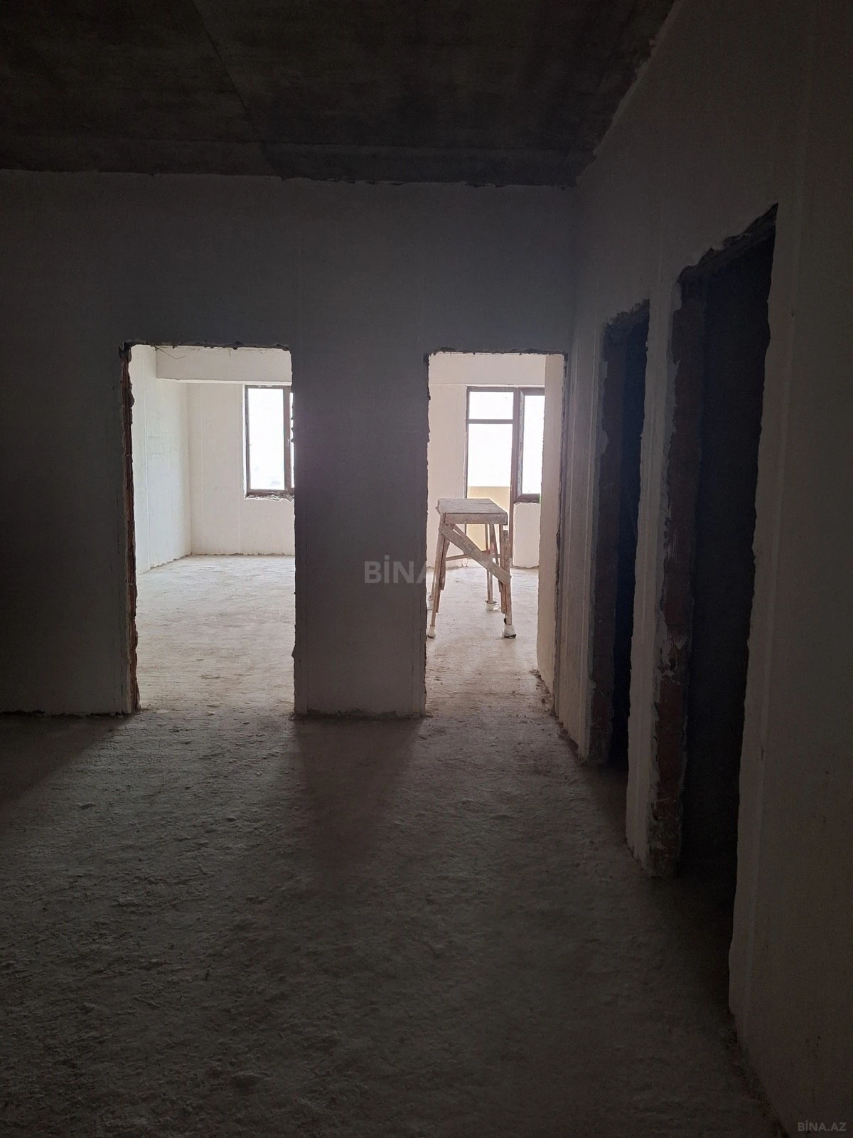 Satılır 3 otaqlı mənzil 167 m²