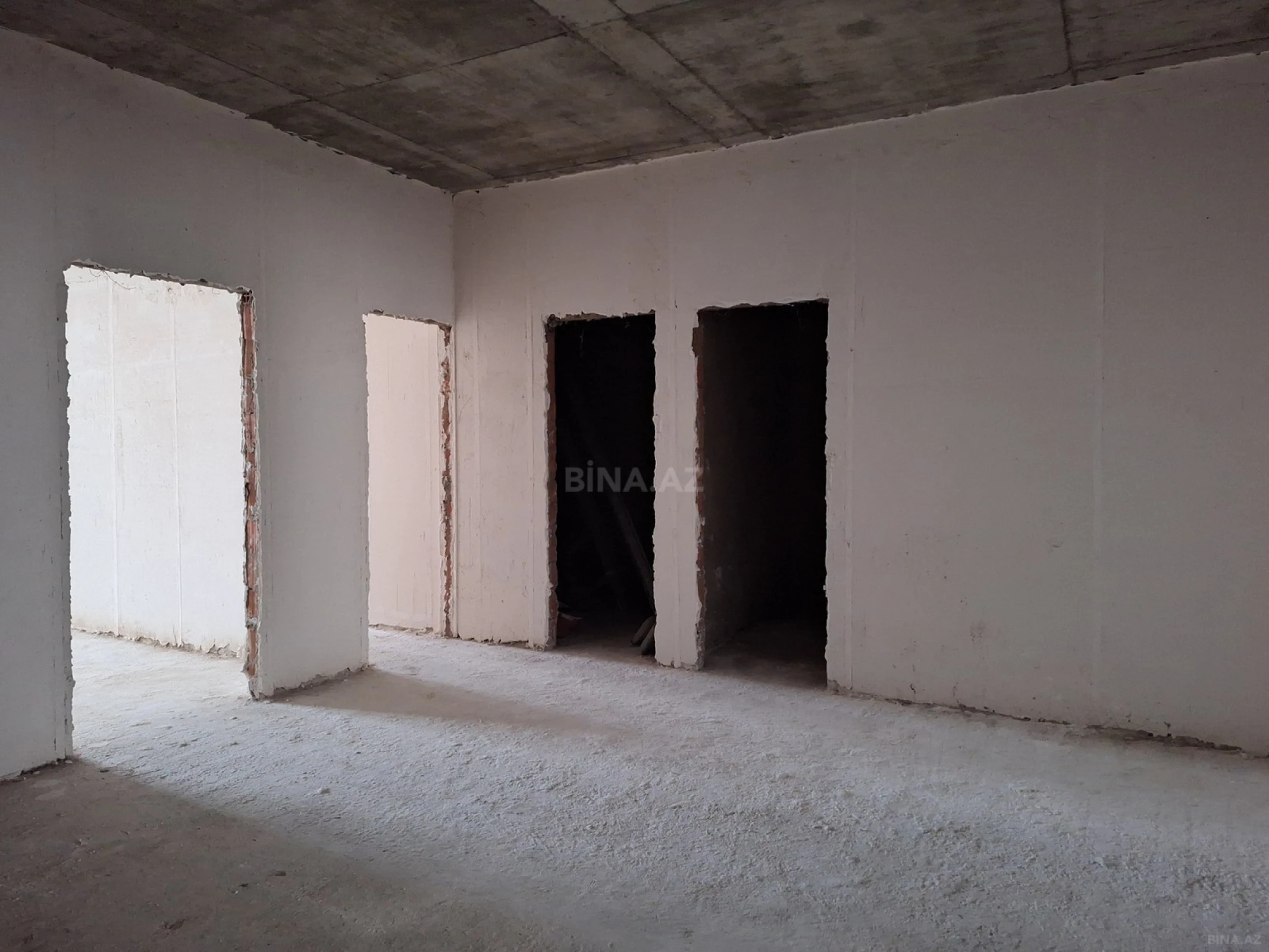 Satılır 3 otaqlı mənzil 167 m²