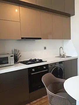 Satılır 2 otaqlı mənzil 61 m²