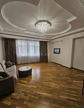Kirayə verilir 2 otaqlı mənzil 100 m²