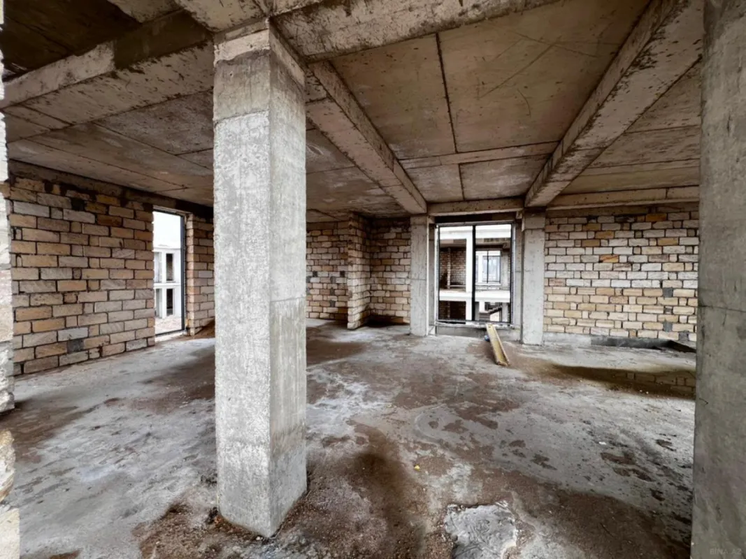 Satılır 5 otaqlı həyət evi 300 m²