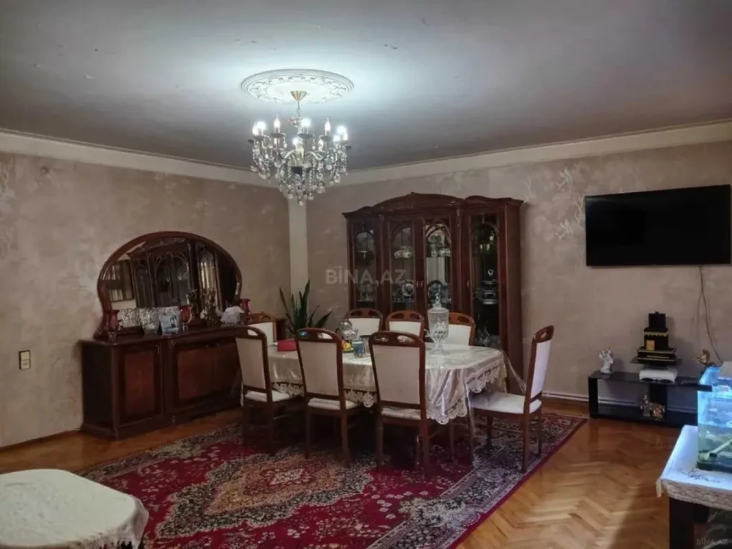 Satılır 4 otaqlı mənzil 115 m²