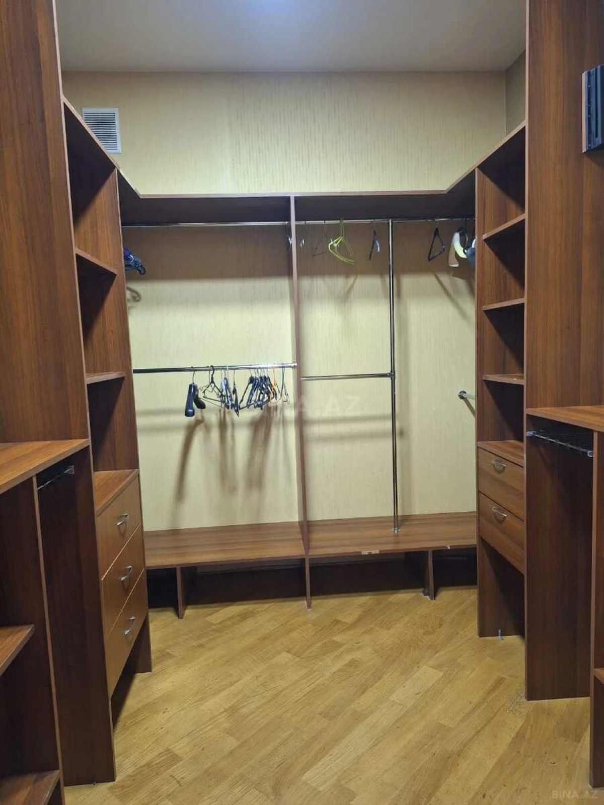 Kirayə verilir 4 otaqlı mənzil 360 m²