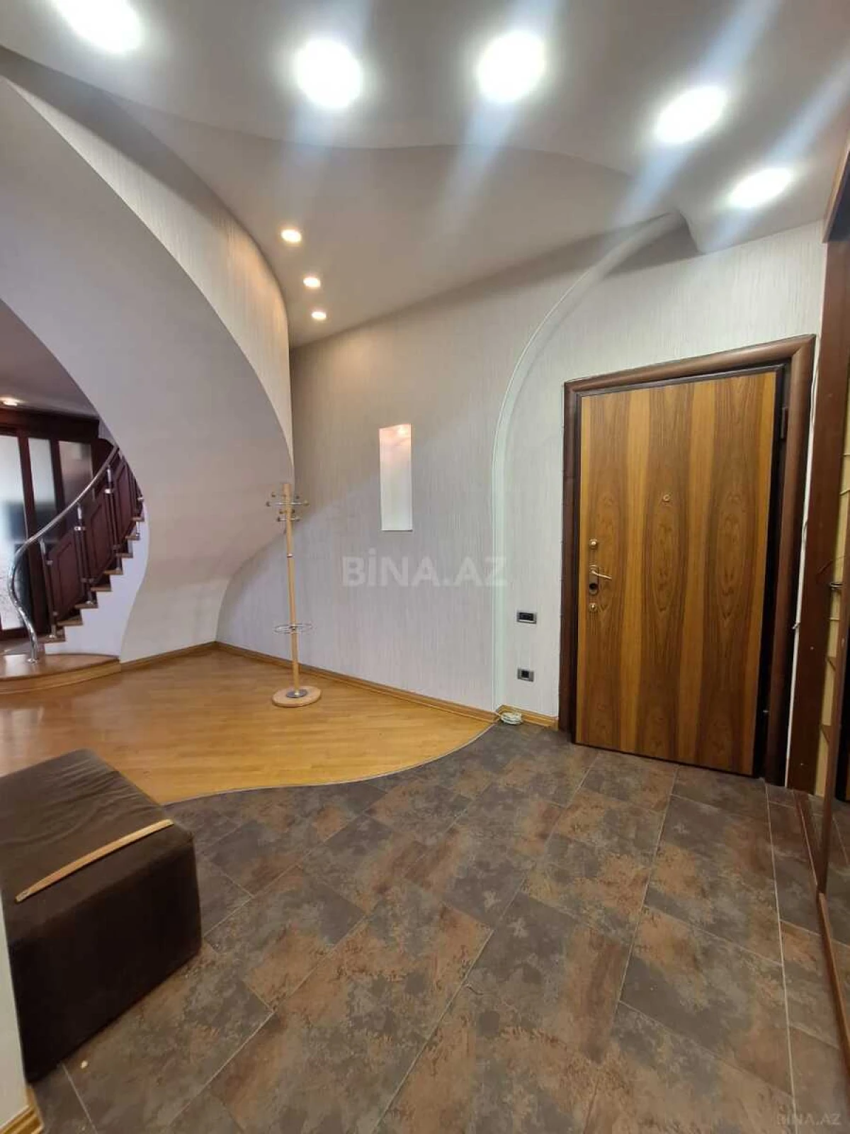 Kirayə verilir 4 otaqlı mənzil 360 m²