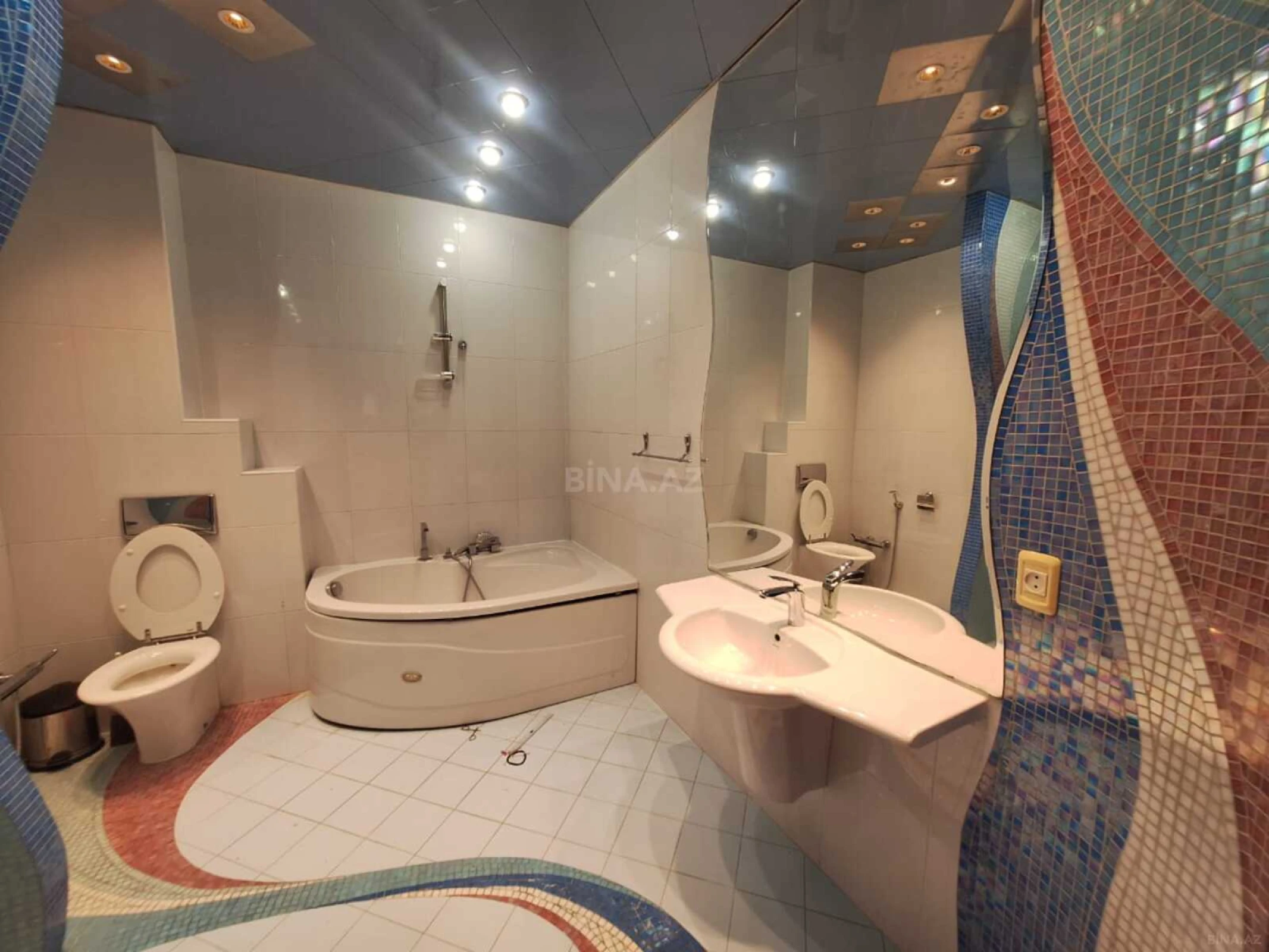 Kirayə verilir 4 otaqlı mənzil 360 m²