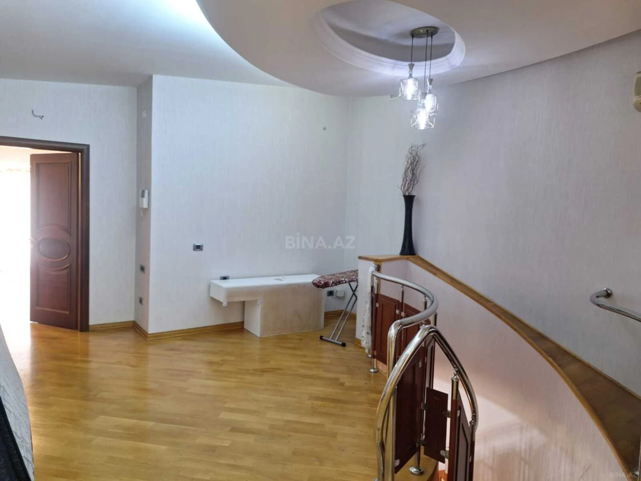 Kirayə verilir 4 otaqlı mənzil 360 m²