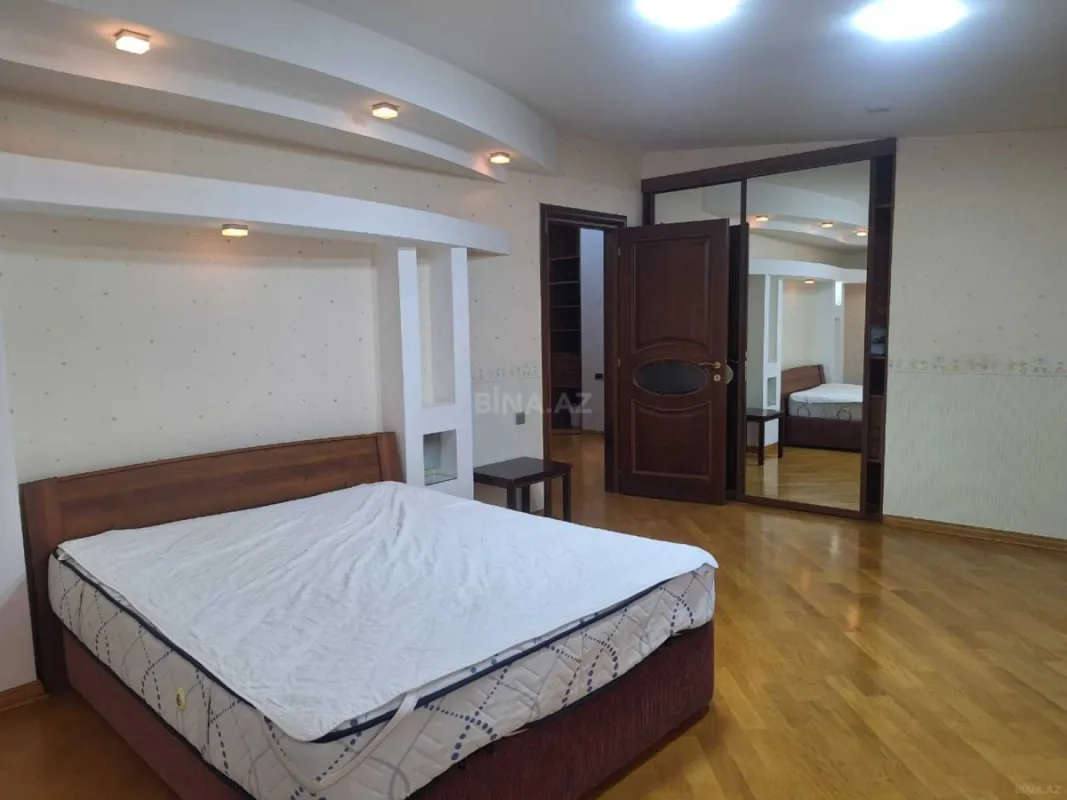 Kirayə verilir 4 otaqlı mənzil 360 m²