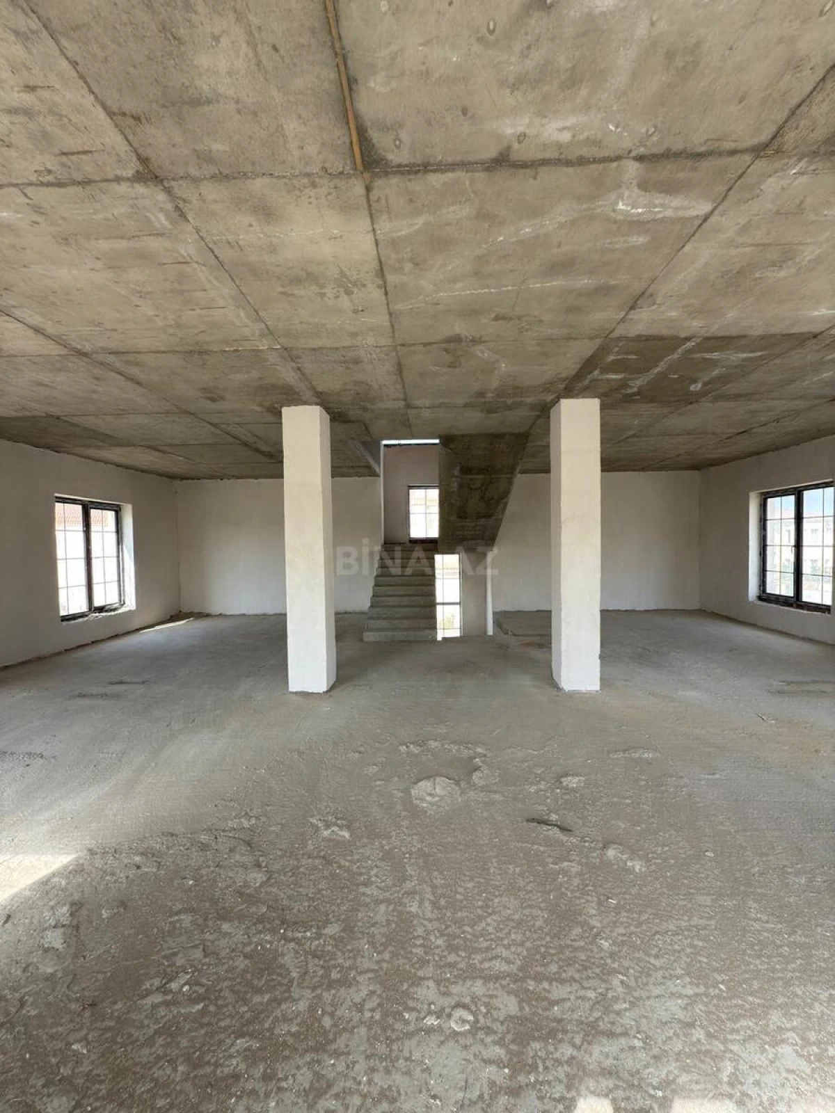 Satılır 7 otaqlı həyət evi 345 m²