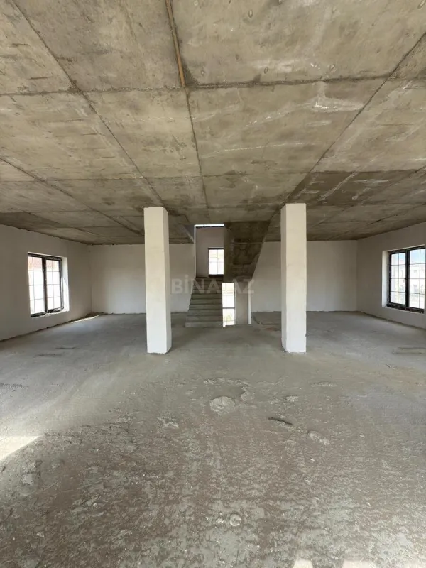 Satılır 7 otaqlı həyət evi 345 m²