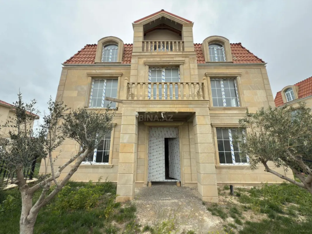 Satılır 7 otaqlı həyət evi 345 m²