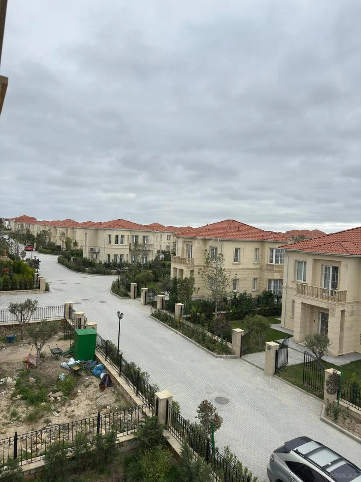 Satılır 7 otaqlı həyət evi 345 m²