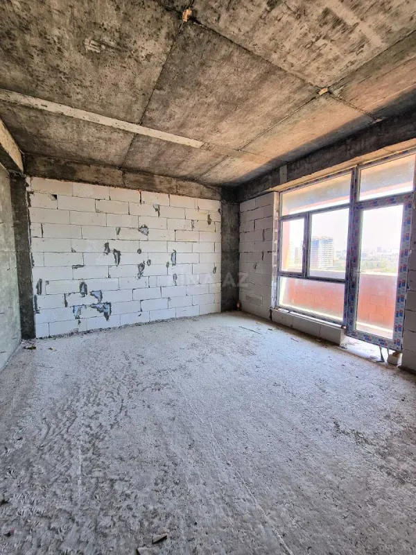 Satılır 2 otaqlı mənzil 82 m²