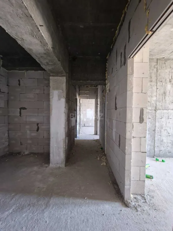 Satılır 2 otaqlı mənzil 82 m²