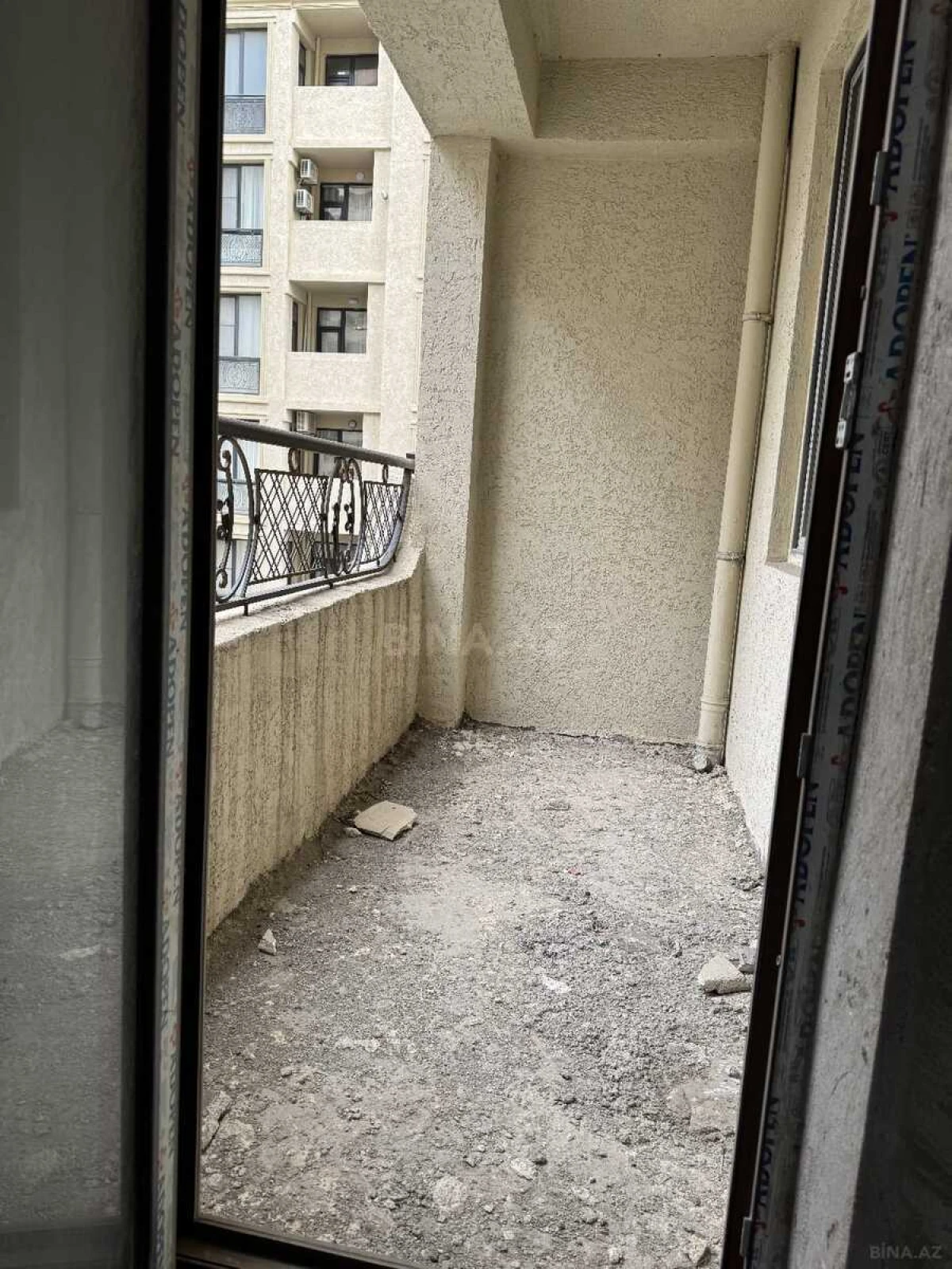 Satılır 2 otaqlı mənzil 100 m²