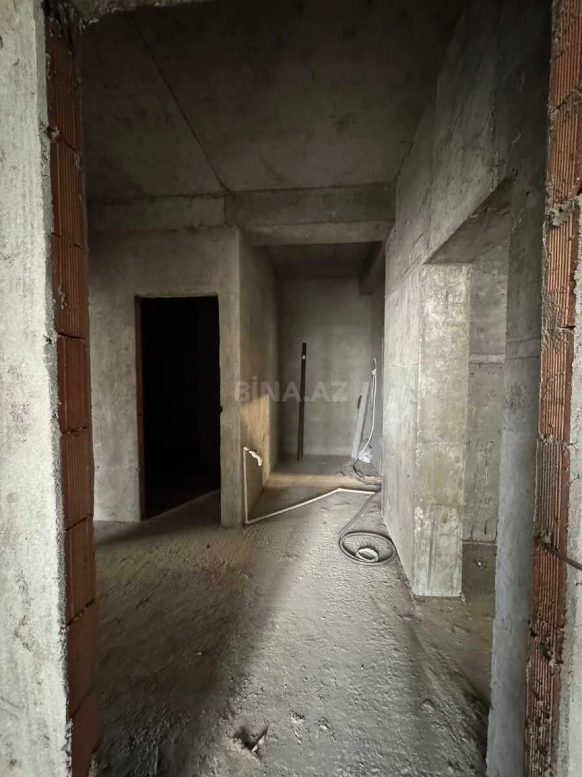 Satılır 2 otaqlı mənzil 100 m²