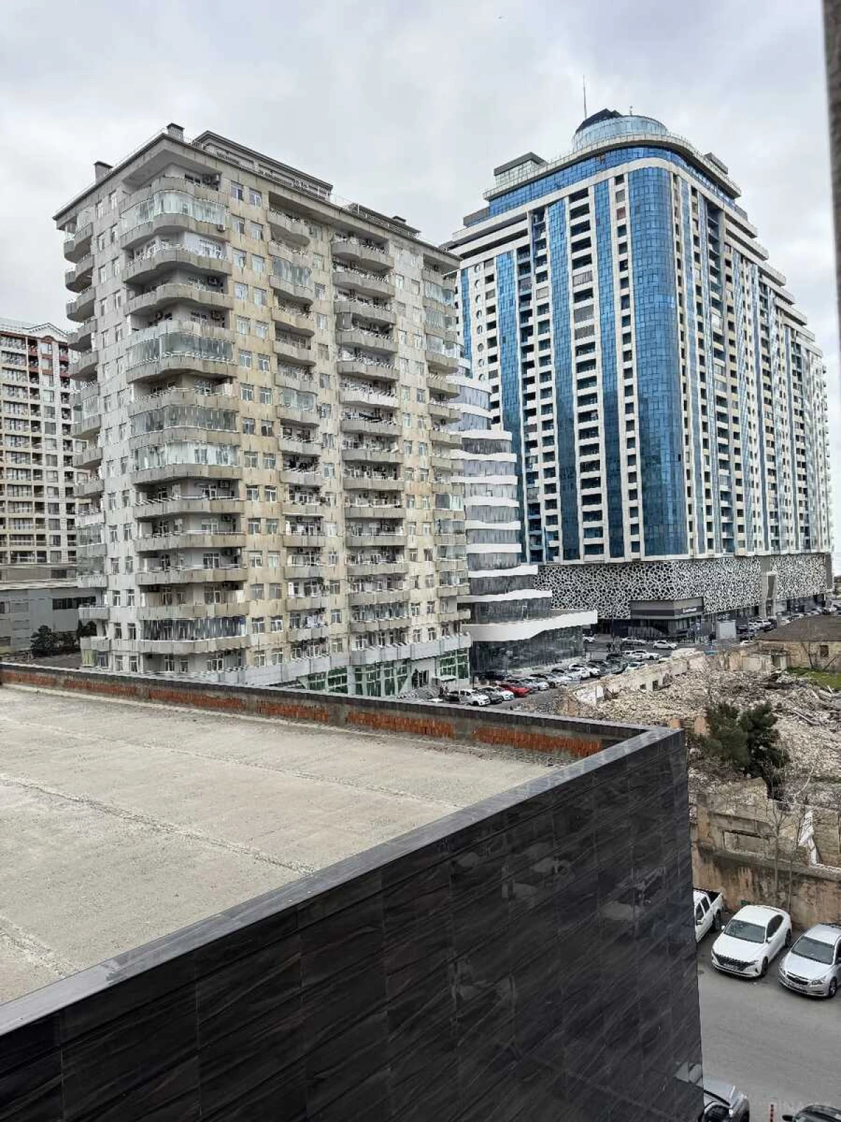 Satılır 2 otaqlı mənzil 100 m²