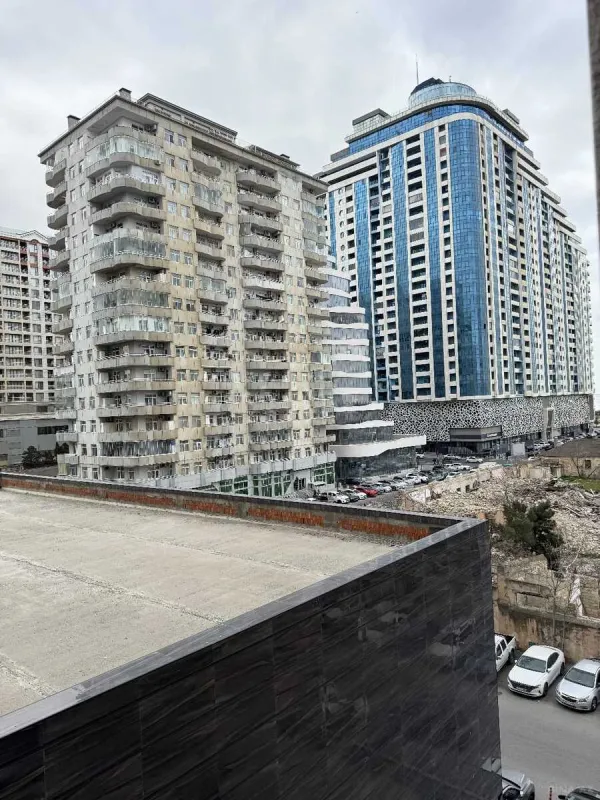 Satılır 2 otaqlı mənzil 100 m²