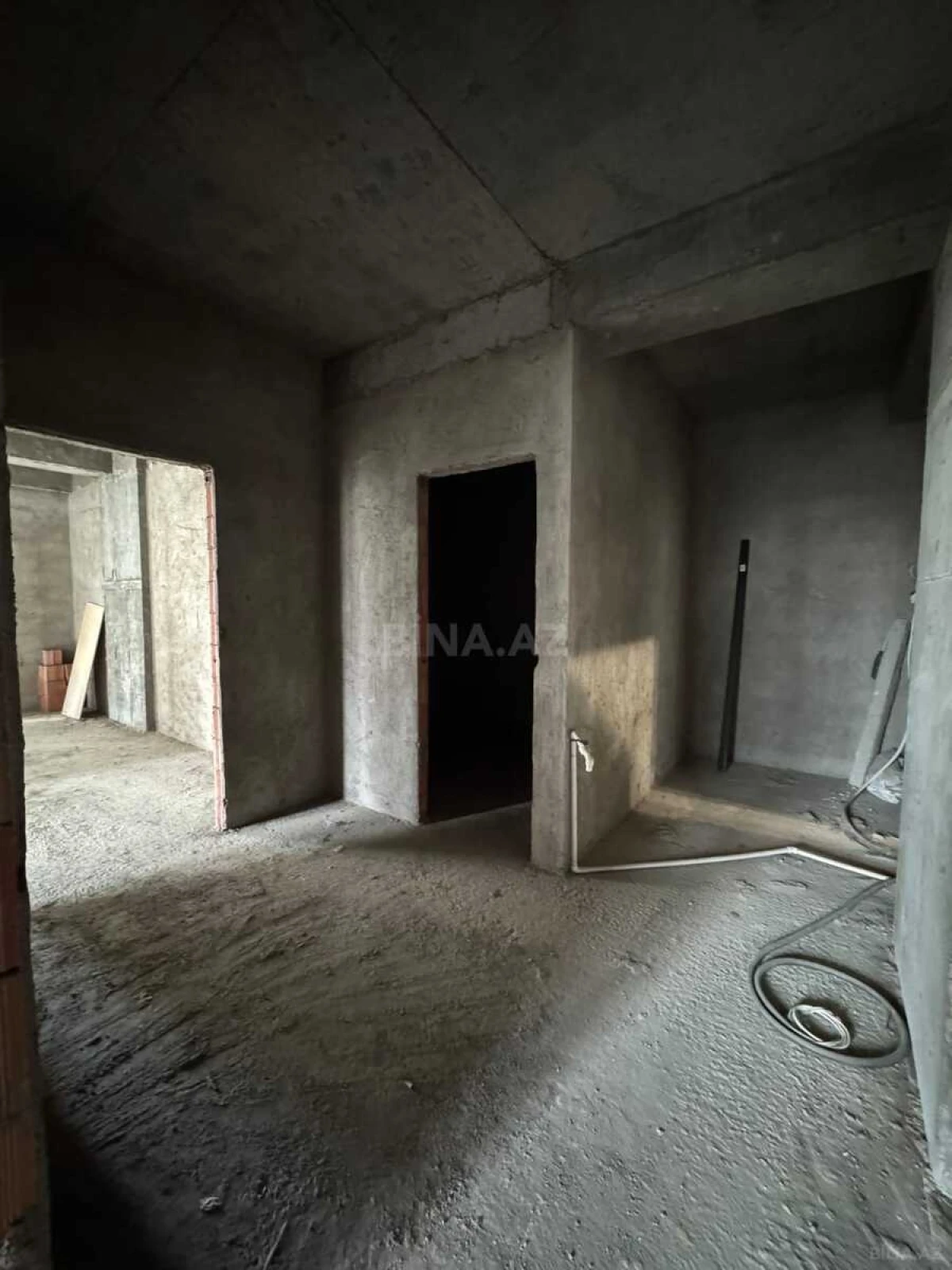 Satılır 2 otaqlı mənzil 100 m²