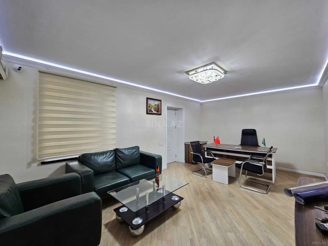 Satılır 4 otaqlı ofis 80 m²