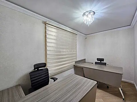 Satılır 4 otaqlı ofis 80 m²