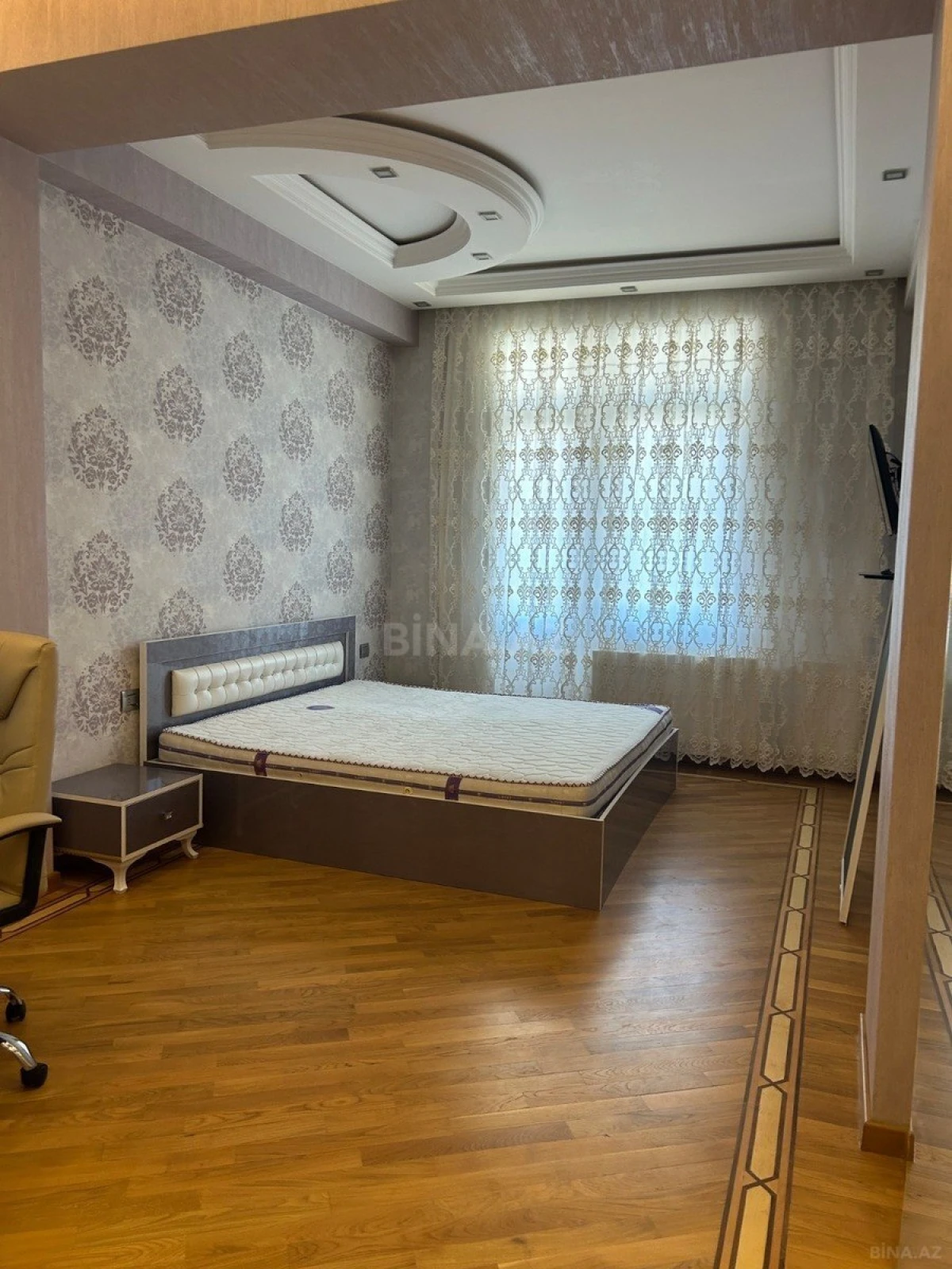 Satılır 3 otaqlı mənzil 145 m²