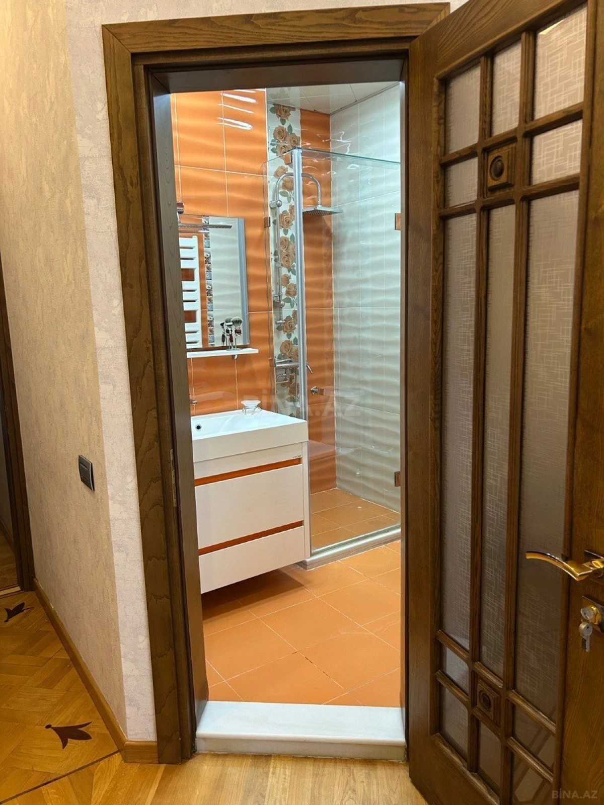 Satılır 3 otaqlı mənzil 145 m²