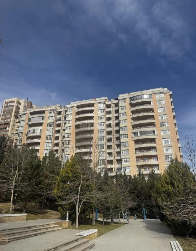 Satılır 3 otaqlı mənzil 100 m²