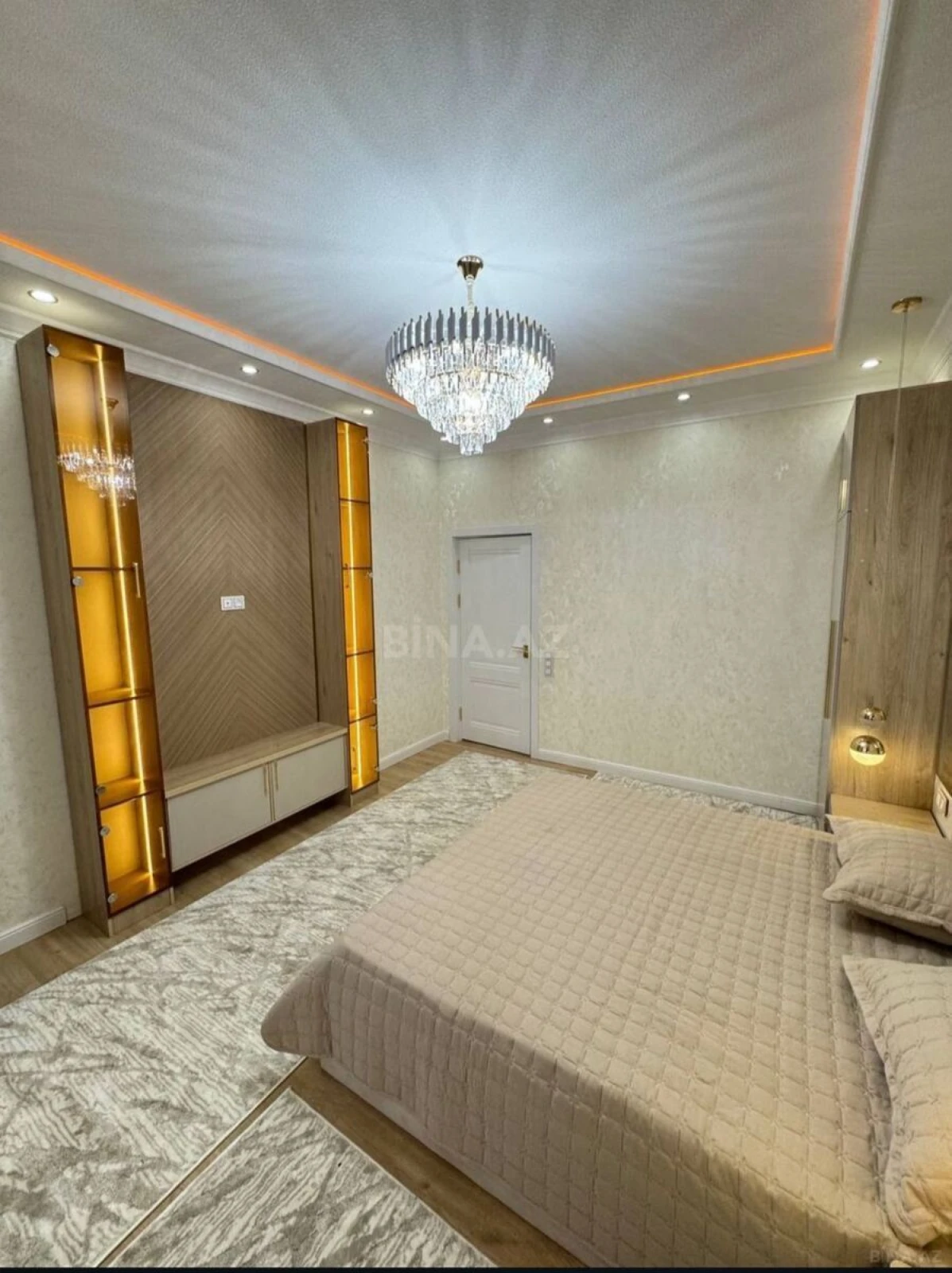 Kirayə verilir 4 otaqlı mənzil 150 m²
