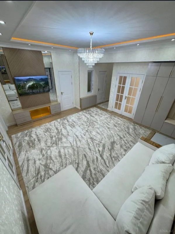 Kirayə verilir 4 otaqlı mənzil 150 m²