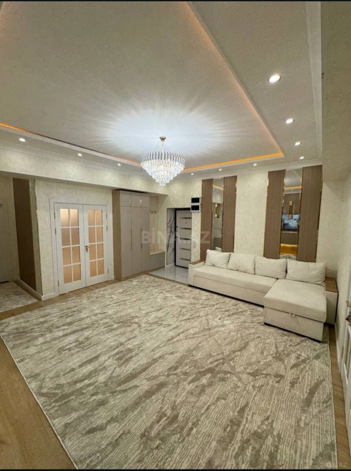 Kirayə verilir 4 otaqlı mənzil 150 m²