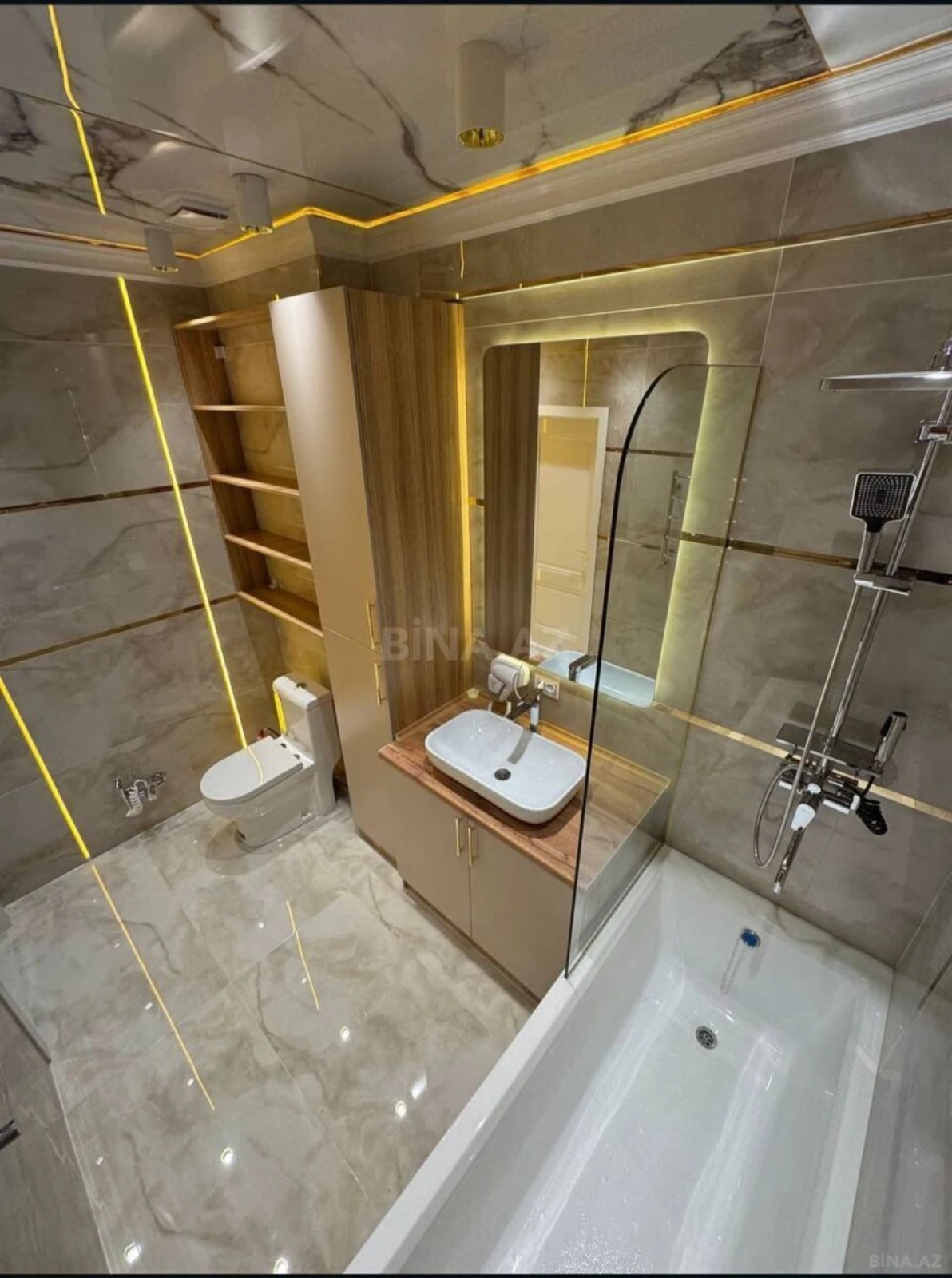 Kirayə verilir 4 otaqlı mənzil 150 m²