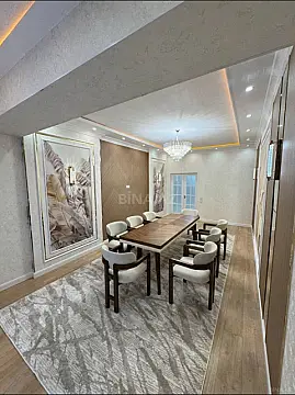 Kirayə verilir 4 otaqlı mənzil 150 m²
