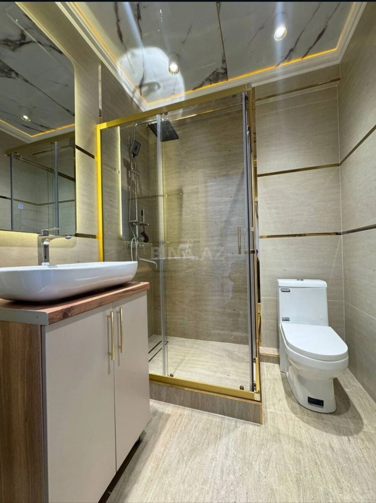 Kirayə verilir 4 otaqlı mənzil 150 m²