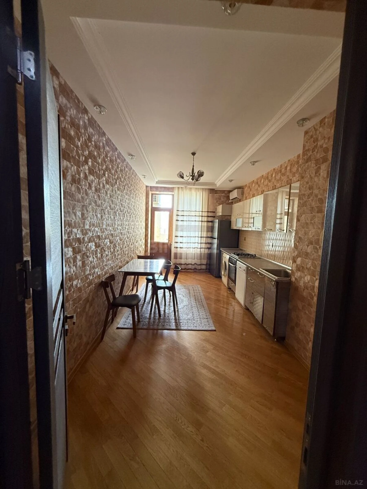 Kirayə verilir 2 otaqlı mənzil 115 m²